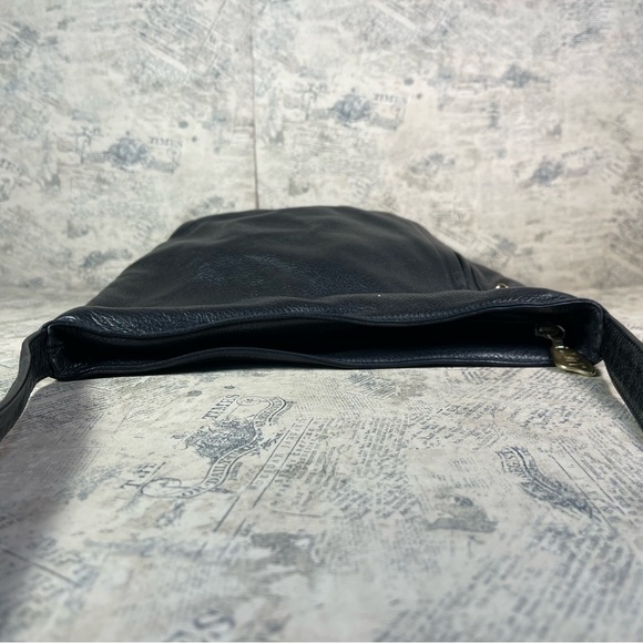 Libaire Made in U.S.A. vintage leather shoulder/crossbody bag - Picture 6 of 14